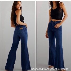 Wrangler Dark Blue Wide Leg Flare Jeans. Cowboy
Western 
Rodeo